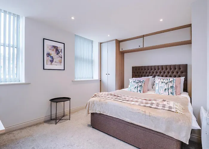 King Bed Premium Leeds (West Yorkshire)
